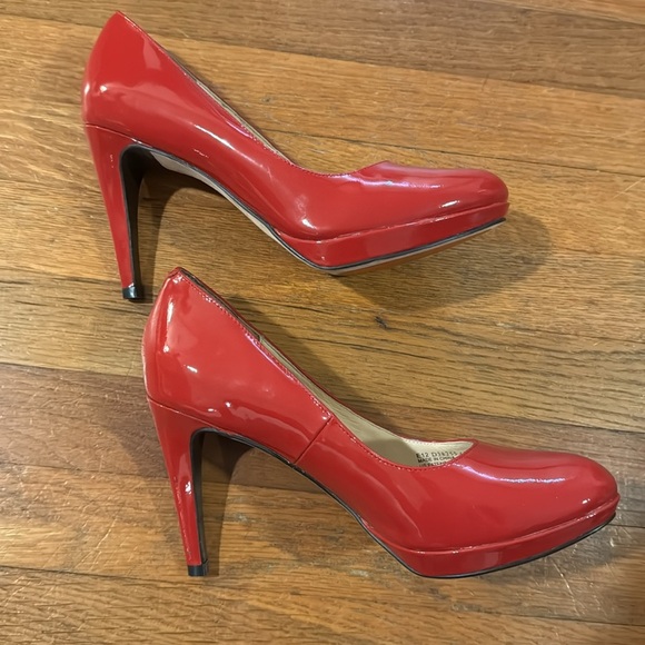 Cole Haan Chelsea high pumps, 3” heel, red patent leather, size 6.5 - Picture 4 of 10